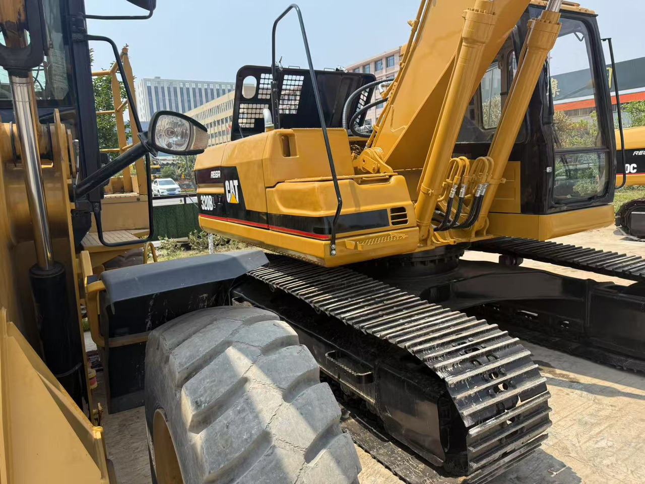 CATERPILLAR CRAWLER EXCAVATOR CAT 320B in Low Price for Hot Sale - Bager guseničar: slika 4 CATERPILLAR CRAWLER EXCAVATOR CAT 320B in Low Price for Hot Sale - Bager guseničar: slika 4