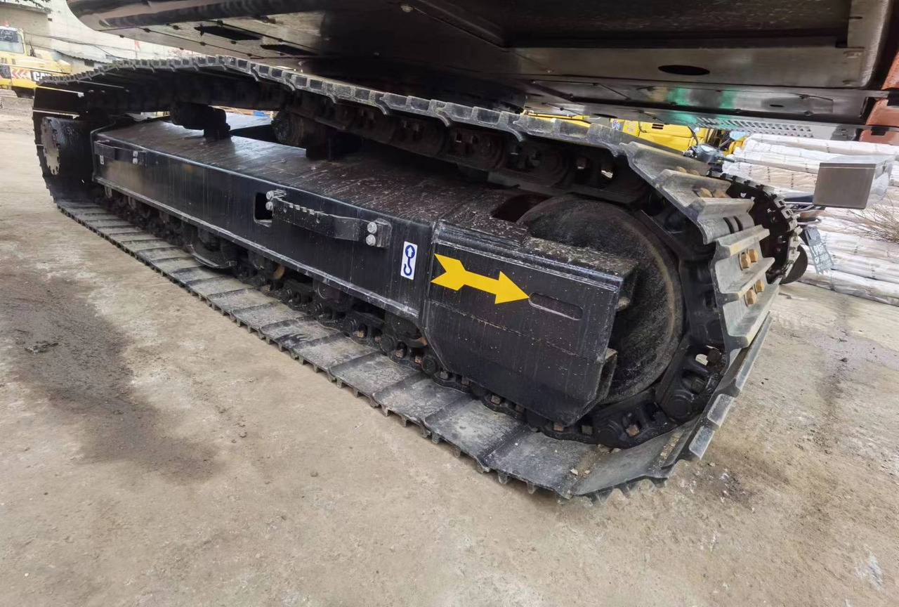 CRAWLER EXCAVATOR Used Hitachi ZX200-3G Excavator for Sale - Low Hours, Full Documentation - Bager guseničar: slika 3 CRAWLER EXCAVATOR Used Hitachi ZX200-3G Excavator for Sale - Low Hours, Full Documentation - Bager guseničar: slika 3