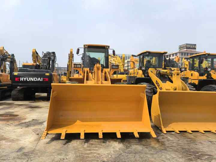China Famous Brand LiuGong Medium-sized Used Wheel Loader LiuGong 856N Loader for Earthmoving, Mining, Construction for Sale - Utovarivač točkaš: slika 3 China Famous Brand LiuGong Medium-sized Used Wheel Loader LiuGong 856N Loader for Earthmoving, Mining, Construction for Sale - Utovarivač točkaš: slika 3