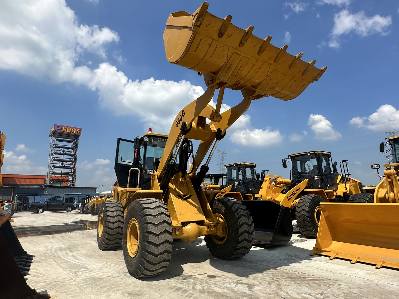 BACKHOE LOADER Used High Quality CAT 950G Wheel Loader on Hot Sale CAT in Stock for Sale - Građevinska mašina: slika 2 BACKHOE LOADER Used High Quality CAT 950G Wheel Loader on Hot Sale CAT in Stock for Sale - Građevinska mašina: slika 2