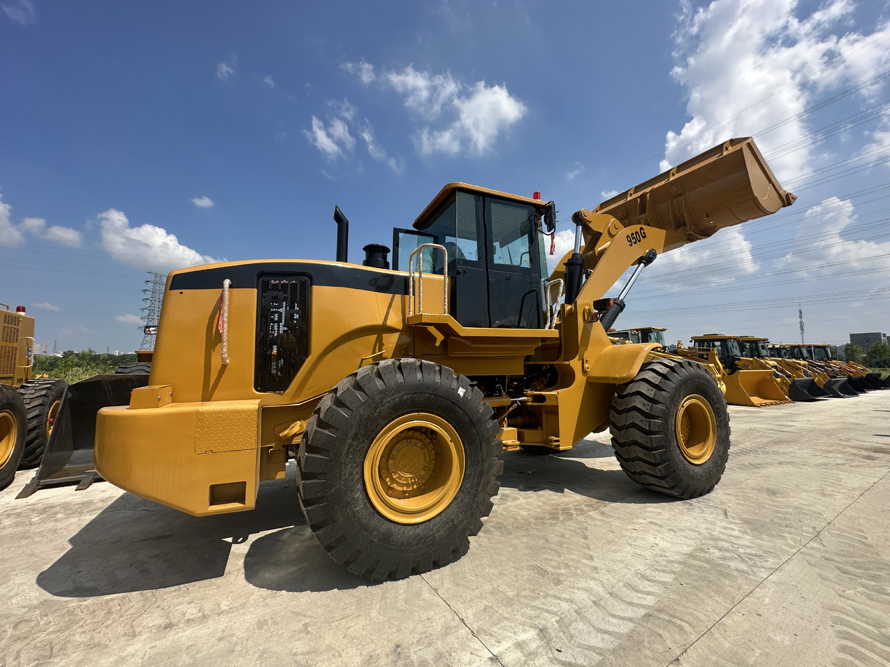 BACKHOE LOADER Used High Quality CAT 950G Wheel Loader on Hot Sale CAT in Stock for Sale - Građevinska mašina: slika 1 BACKHOE LOADER Used High Quality CAT 950G Wheel Loader on Hot Sale CAT in Stock for Sale - Građevinska mašina: slika 1