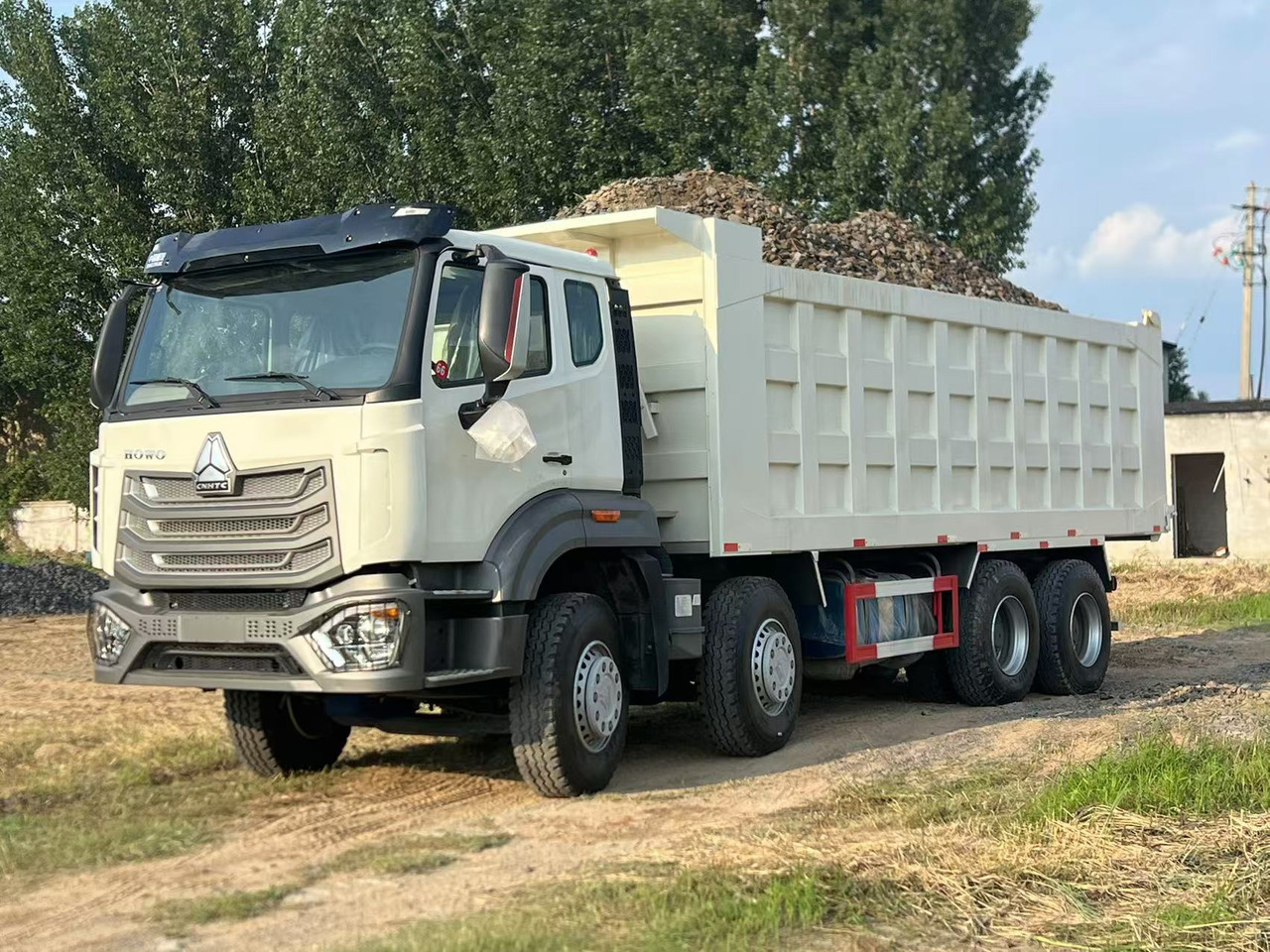 HOWO Used Dump Truck8*4 6*4 - Istovarivač: slika 1 HOWO Used Dump Truck8*4 6*4 - Istovarivač: slika 1