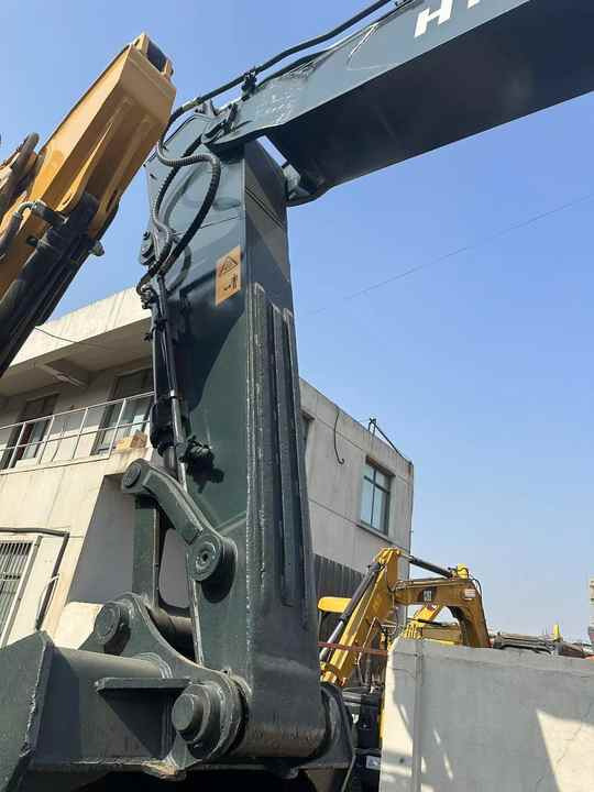 Heavy-Duty Hyundai 305 Excavator for Mining & Construction - Well-Maintained, Warranty Included - Bager guseničar: slika 4 Heavy-Duty Hyundai 305 Excavator for Mining & Construction - Well-Maintained, Warranty Included - Bager guseničar: slika 4