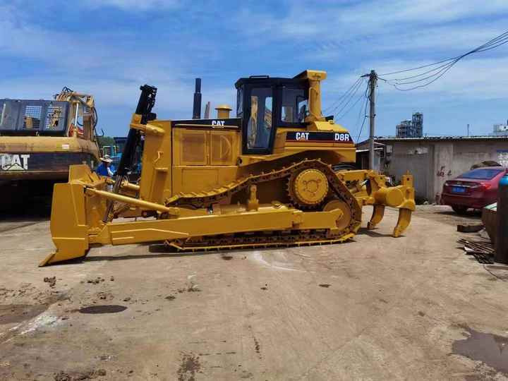 Hot Sale Used Original Japan Cat D8r Bulldozer/Big Dozer D 8 D7 Used D7r Bulldozer - Buldožer: slika 4 Hot Sale Used Original Japan Cat D8r Bulldozer/Big Dozer D 8 D7 Used D7r Bulldozer - Buldožer: slika 4