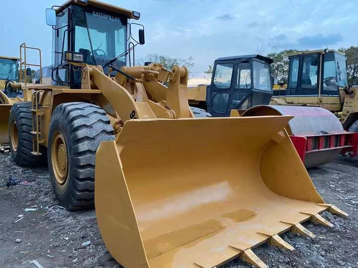 Loader Cat Japan Wheel Loader Used High Quality 966G in Good Working Condition for Sale - Utovarivač točkaš: slika 2 Loader Cat Japan Wheel Loader Used High Quality 966G in Good Working Condition for Sale - Utovarivač točkaš: slika 2