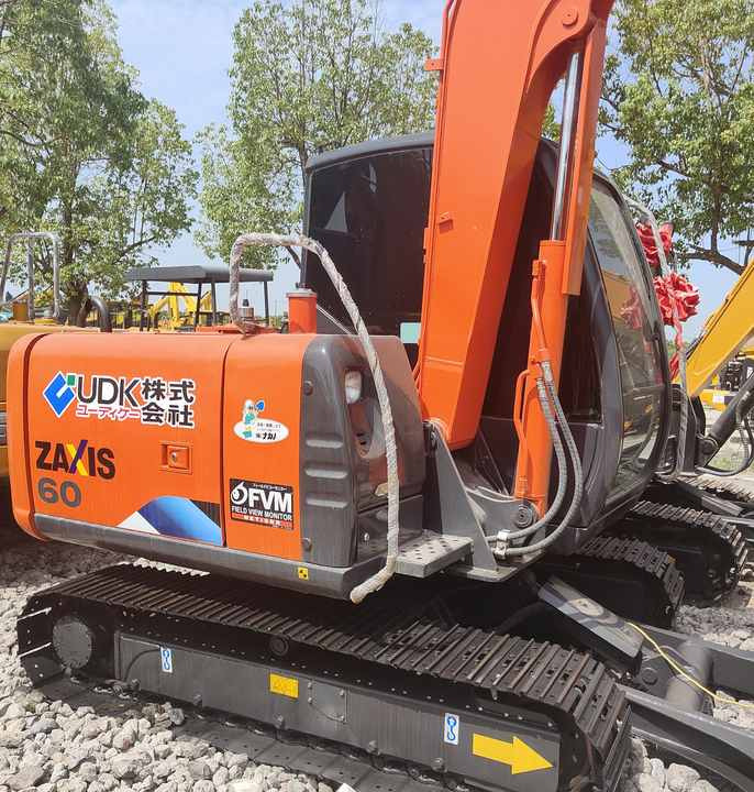 Original Japan Hitachi ZX60 Excavator Hitachi Excavator in Low Price for Hot Sale - Bager guseničar: slika 2 Original Japan Hitachi ZX60 Excavator Hitachi Excavator in Low Price for Hot Sale - Bager guseničar: slika 2