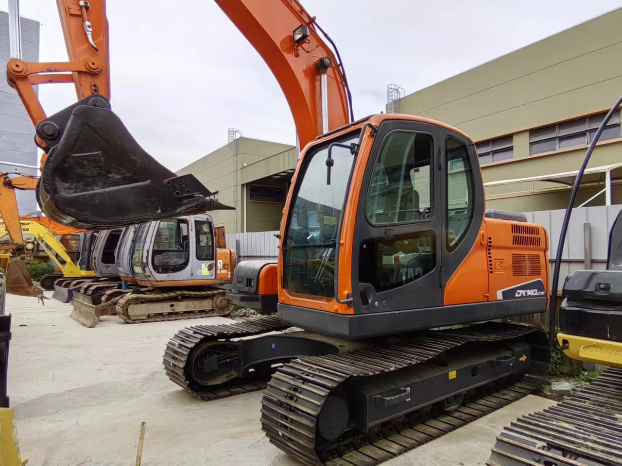Second hand used hotsale DOOSAN DX140LC-9C - Bager guseničar: slika 2 Second hand used hotsale DOOSAN DX140LC-9C - Bager guseničar: slika 2