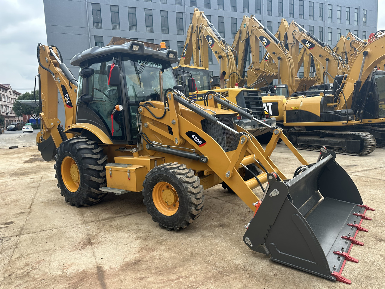 Used Backhoe High Quality CAT 420F - Bager utovarivač: slika 5 Used Backhoe High Quality CAT 420F - Bager utovarivač: slika 5