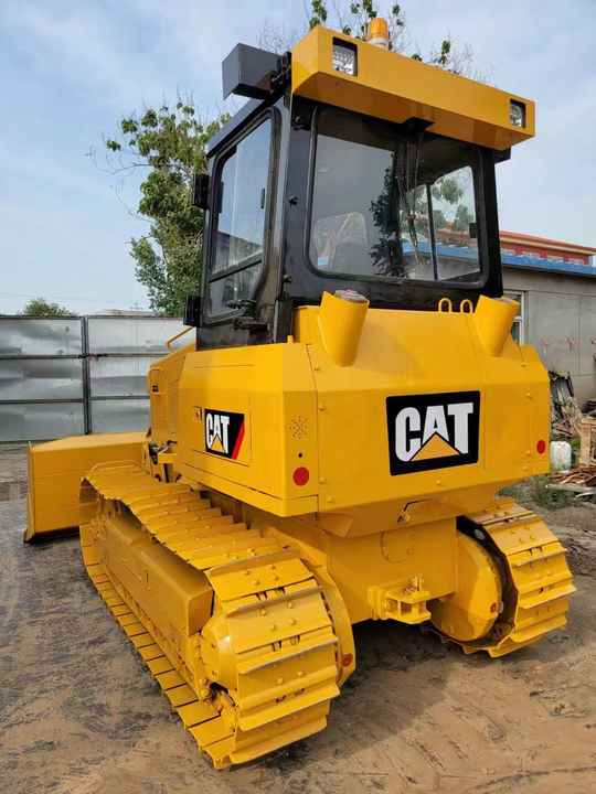 Used Caterpillar Bulldozer Used CatD5K Bulldozer Very Good Condition for Sale - Buldožer: slika 2 Used Caterpillar Bulldozer Used CatD5K Bulldozer Very Good Condition for Sale - Buldožer: slika 2