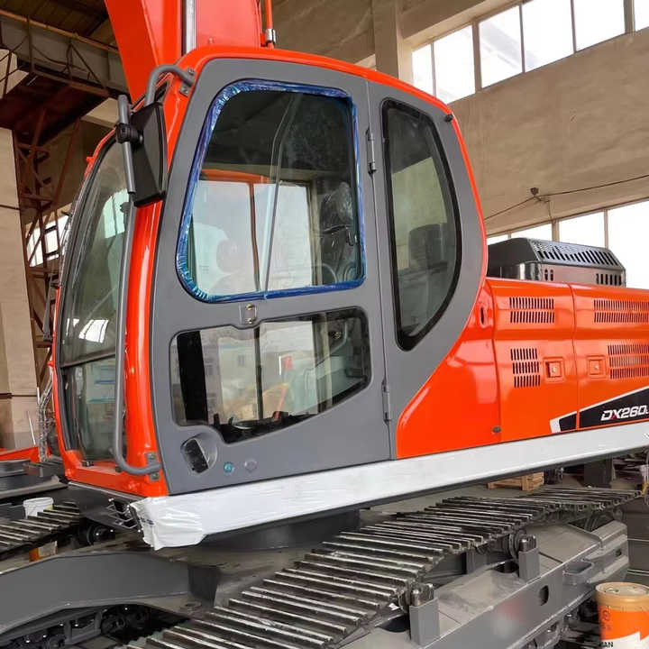 Used Digger DOOSAN DX260 Construction Machinery Construction Digger Used DOOSAN DX260 Cheap Excavator - Bager guseničar: slika 1 Used Digger DOOSAN DX260 Construction Machinery Construction Digger Used DOOSAN DX260 Cheap Excavator - Bager guseničar: slika 1
