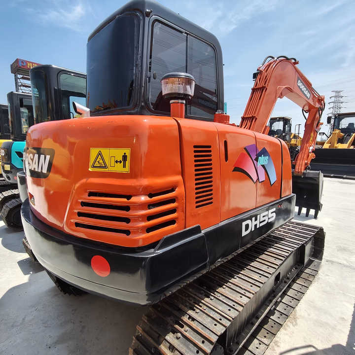 Used Digger Doosan Dh55 Construction Machinery Construction Digger Used Doosan Dh55 Cheap Excavator - Bager guseničar: slika 1 Used Digger Doosan Dh55 Construction Machinery Construction Digger Used Doosan Dh55 Cheap Excavator - Bager guseničar: slika 1