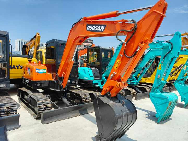 Used Digger Doosan Dh55 Construction Machinery Construction Digger Used Doosan Dh55 Cheap Excavator - Bager guseničar: slika 5 Used Digger Doosan Dh55 Construction Machinery Construction Digger Used Doosan Dh55 Cheap Excavator - Bager guseničar: slika 5