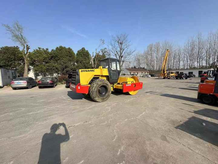 Used Dynapac CA301 Vibratory Roller with Less Working Time and Superior Performance Used Dynapac 251d/301D Roller for Sale - Valjak za puteve: slika 5 Used Dynapac CA301 Vibratory Roller with Less Working Time and Superior Performance Used Dynapac 251d/301D Roller for Sale - Valjak za puteve: slika 5