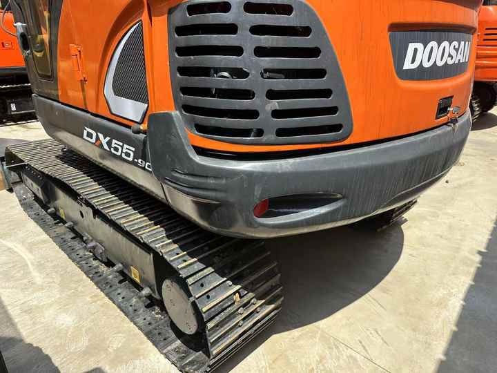 Used Excavator Doosan DX55 Excavators Mini Equipment Earth Moving Machinery Doosan Digger Excavator for Sale - Bager guseničar: slika 4 Used Excavator Doosan DX55 Excavators Mini Equipment Earth Moving Machinery Doosan Digger Excavator for Sale - Bager guseničar: slika 4