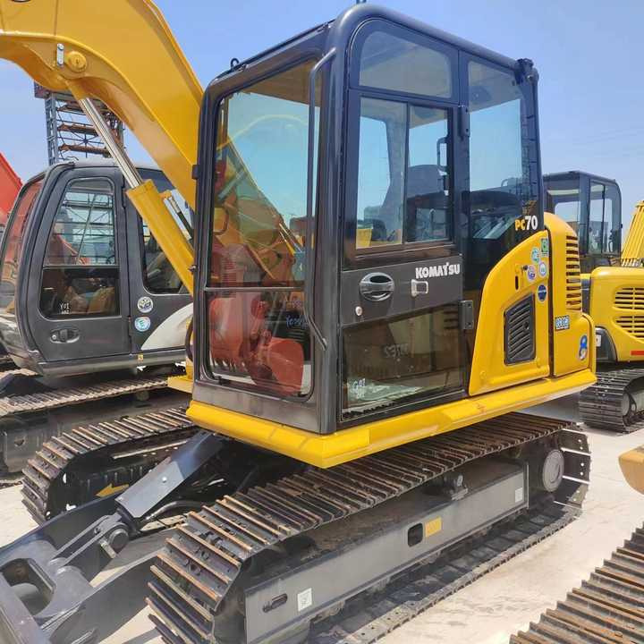 Used Excavator KOMATSU PC70-8 Construction Machinery Excavator PC70-8 PC60 PC70 Excavators for Sale at Negotiable Price - Mini bager: slika 1 Used Excavator KOMATSU PC70-8 Construction Machinery Excavator PC70-8 PC60 PC70 Excavators for Sale at Negotiable Price - Mini bager: slika 1