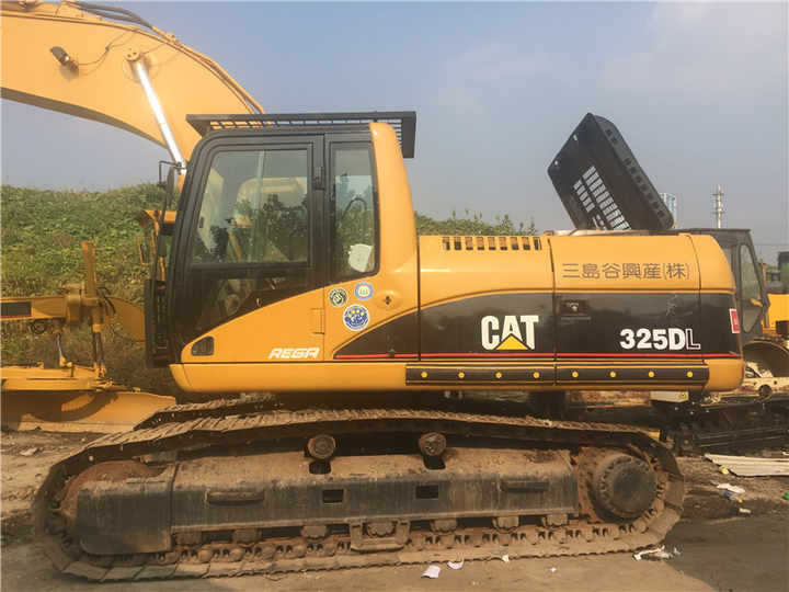Used Excavator Machine CAT 325DL Construction Good Efficient Used Machinery Caterpillar Used CAT 325DL Excavators - Bager točkaš: slika 2 Used Excavator Machine CAT 325DL Construction Good Efficient Used Machinery Caterpillar Used CAT 325DL Excavators - Bager točkaš: slika 2
