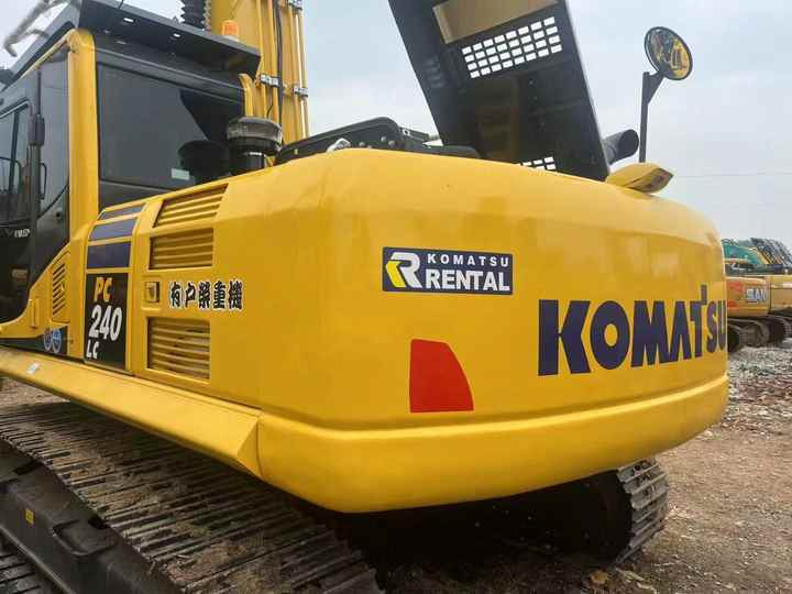 Used Good Quality Japan Original PC240-8 in Good Condition PC240-8 Komatsu - Bager guseničar: slika 2 Used Good Quality Japan Original PC240-8 in Good Condition PC240-8 Komatsu - Bager guseničar: slika 2