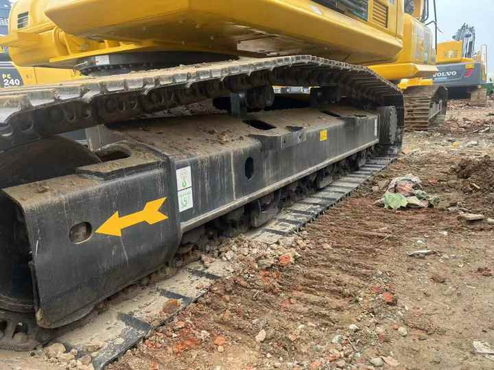 Used Good Quality Japan Original PC240-8 in Good Condition PC240-8 Komatsu - Bager guseničar: slika 4 Used Good Quality Japan Original PC240-8 in Good Condition PC240-8 Komatsu - Bager guseničar: slika 4