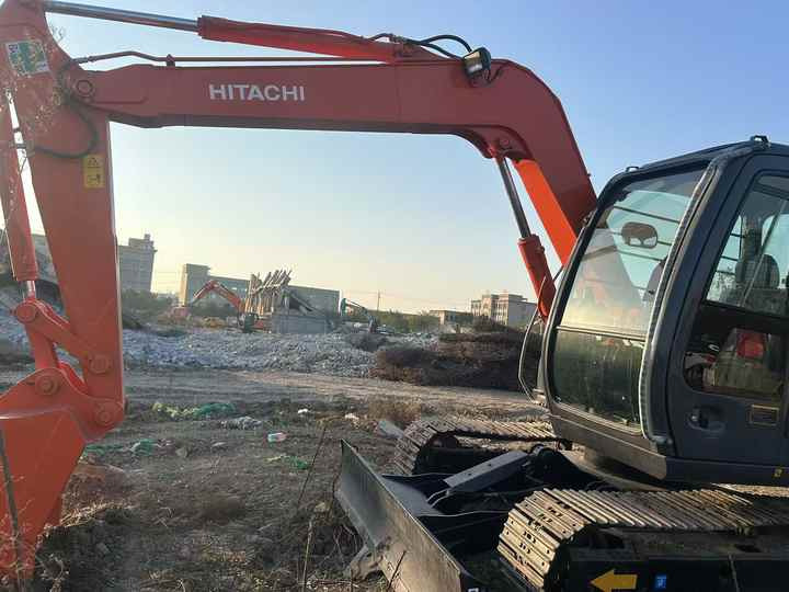 Used HITACHI ZX70 Model Mini Excavator Second Hand Machine Popular Brand Japan Hitachi Hydraulic Machinery - Bager: slika 2 Used HITACHI ZX70 Model Mini Excavator Second Hand Machine Popular Brand Japan Hitachi Hydraulic Machinery - Bager: slika 2
