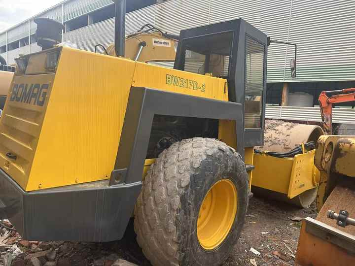 Used Heavy Construction Equipment BW217D Second Hand Road Rollers Used Machine Hot Sale - Kompaktor: slika 4 Used Heavy Construction Equipment BW217D Second Hand Road Rollers Used Machine Hot Sale - Kompaktor: slika 4