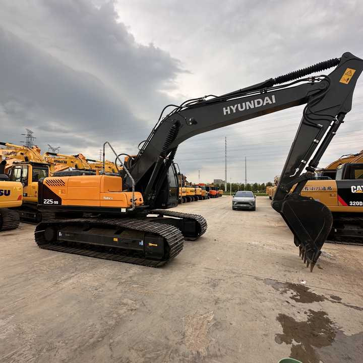 Used Hyundai 225LC-9S Excavator with Excellent Performance for Sale - Bager guseničar: slika 2 Used Hyundai 225LC-9S Excavator with Excellent Performance for Sale - Bager guseničar: slika 2