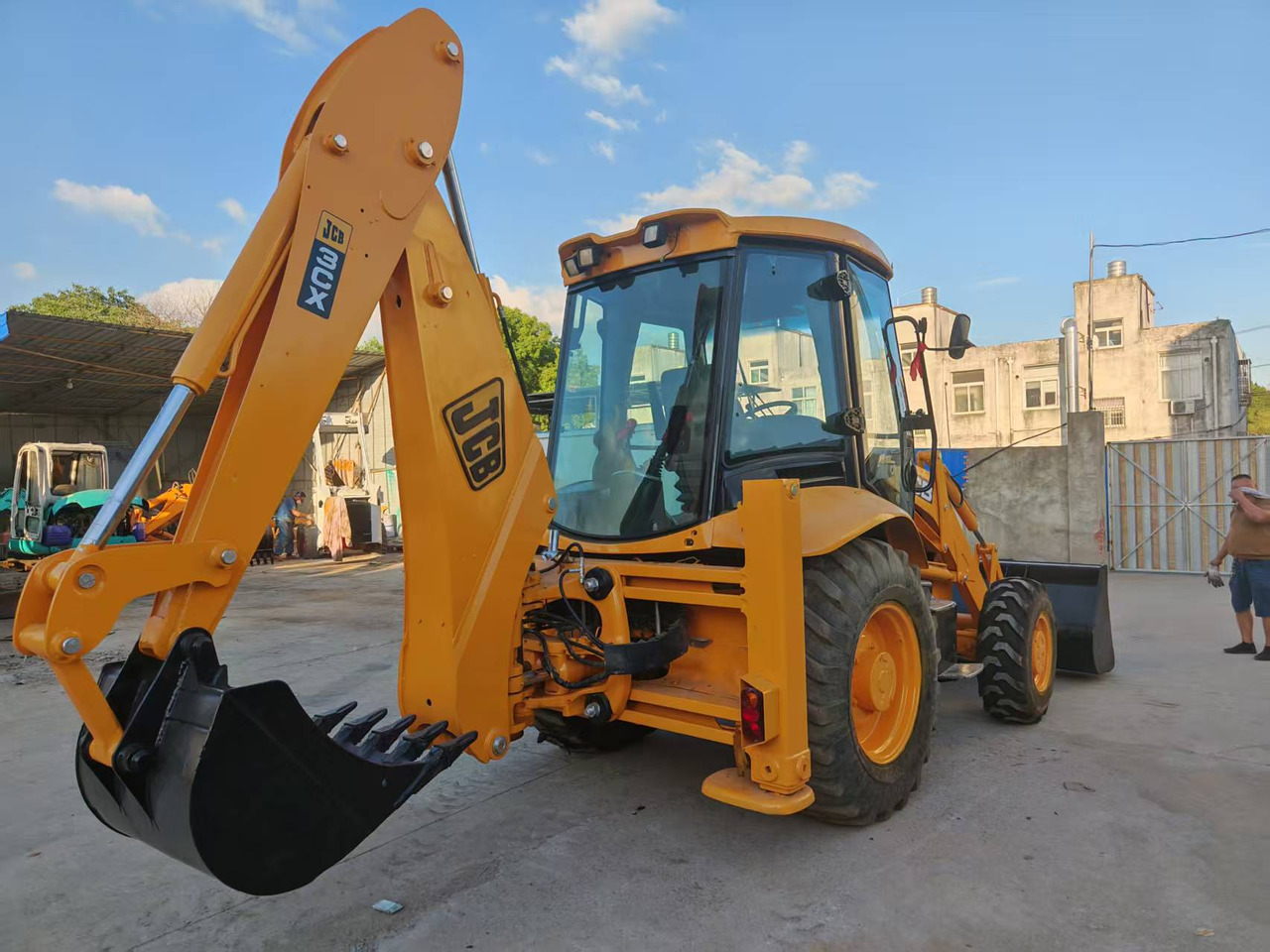 Used Second-hand Backhoe JCB 3CX - Bager utovarivač: slika 4 Used Second-hand Backhoe JCB 3CX - Bager utovarivač: slika 4