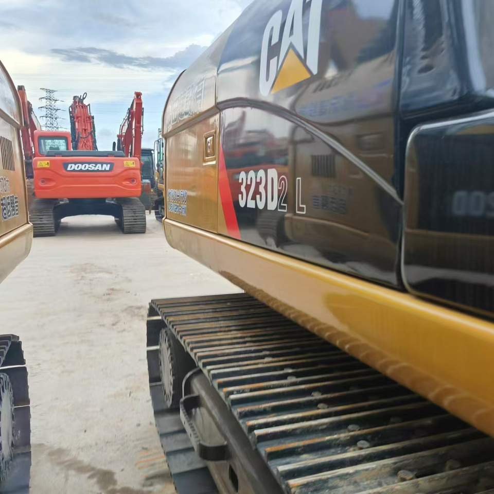 Lizing  used high quality excavator CAT 323D2L Made in Japan used high quality excavator CAT 323D2L Made in Japan: slika 6