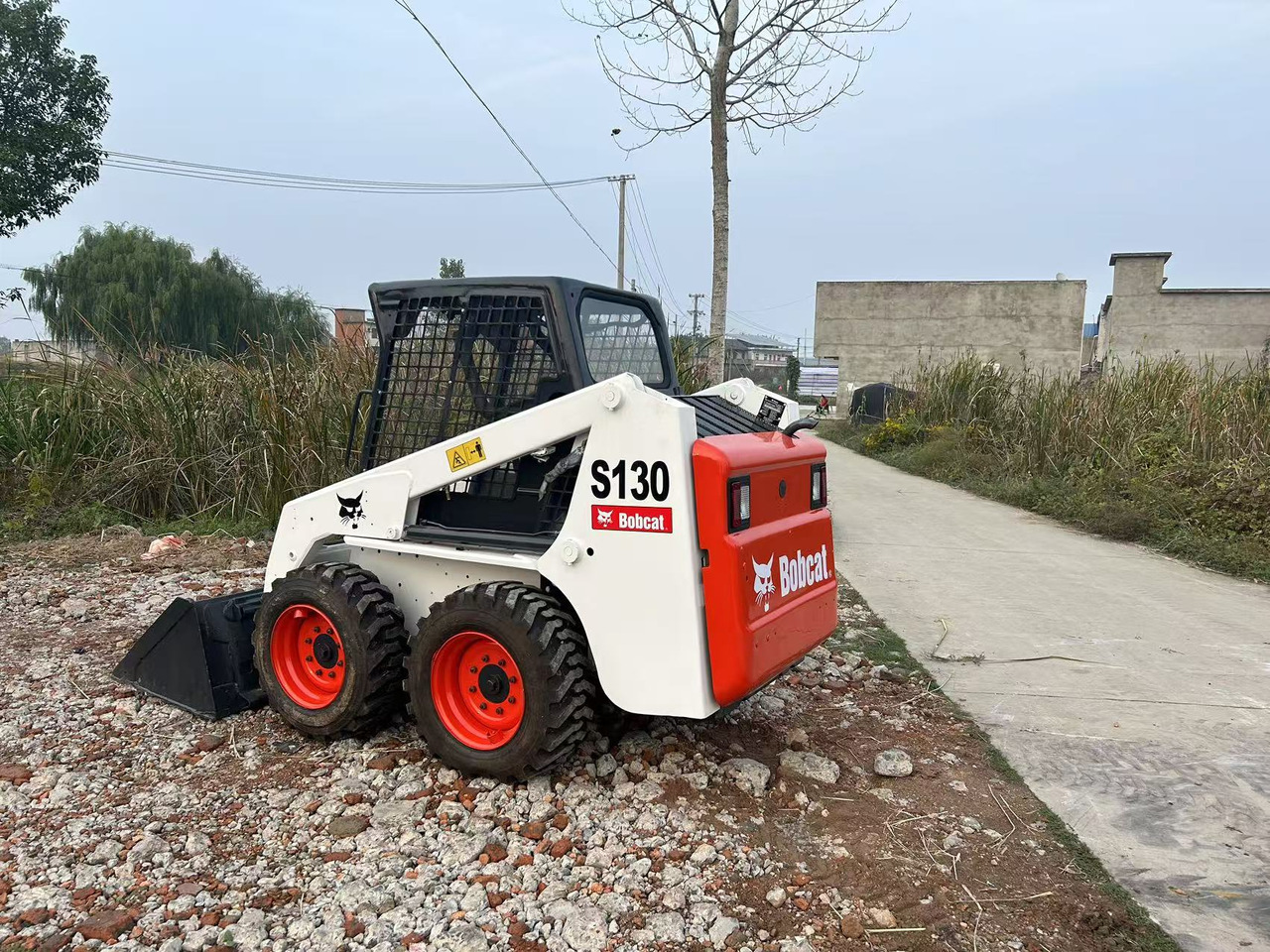 BOBCAT S130 - Mini utovarivač: slika 4 BOBCAT S130 - Mini utovarivač: slika 4