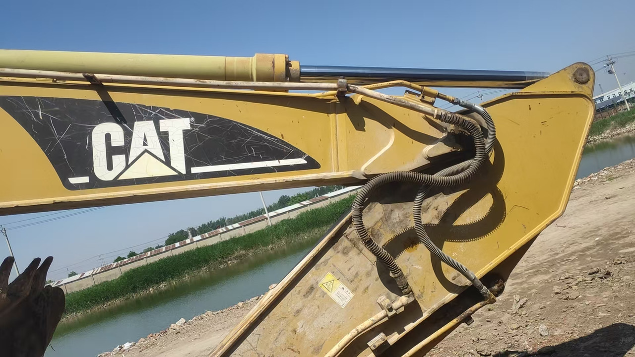 CATERPILLAR 320C - Bager guseničar: slika 2 CATERPILLAR 320C - Bager guseničar: slika 2