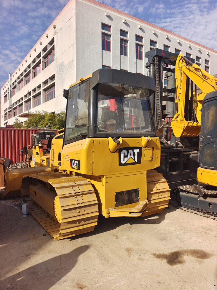 CATERPILLAR D3K - Buldožer: slika 2 CATERPILLAR D3K - Buldožer: slika 2