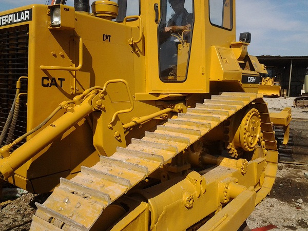 CATERPILLAR D5H - Buldožer: slika 2 CATERPILLAR D5H - Buldožer: slika 2