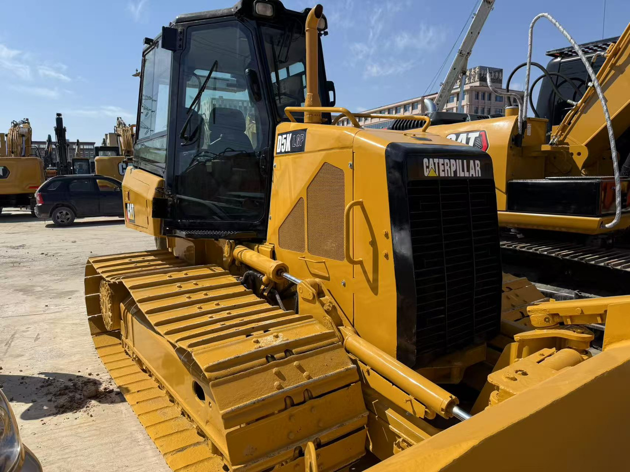 CATERPILLAR D5K - Buldožer: slika 2 CATERPILLAR D5K - Buldožer: slika 2