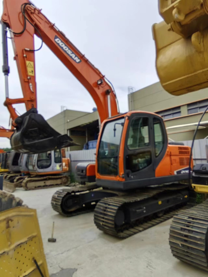 DOOSAN DX140-9C - Bager guseničar: slika 4 DOOSAN DX140-9C - Bager guseničar: slika 4