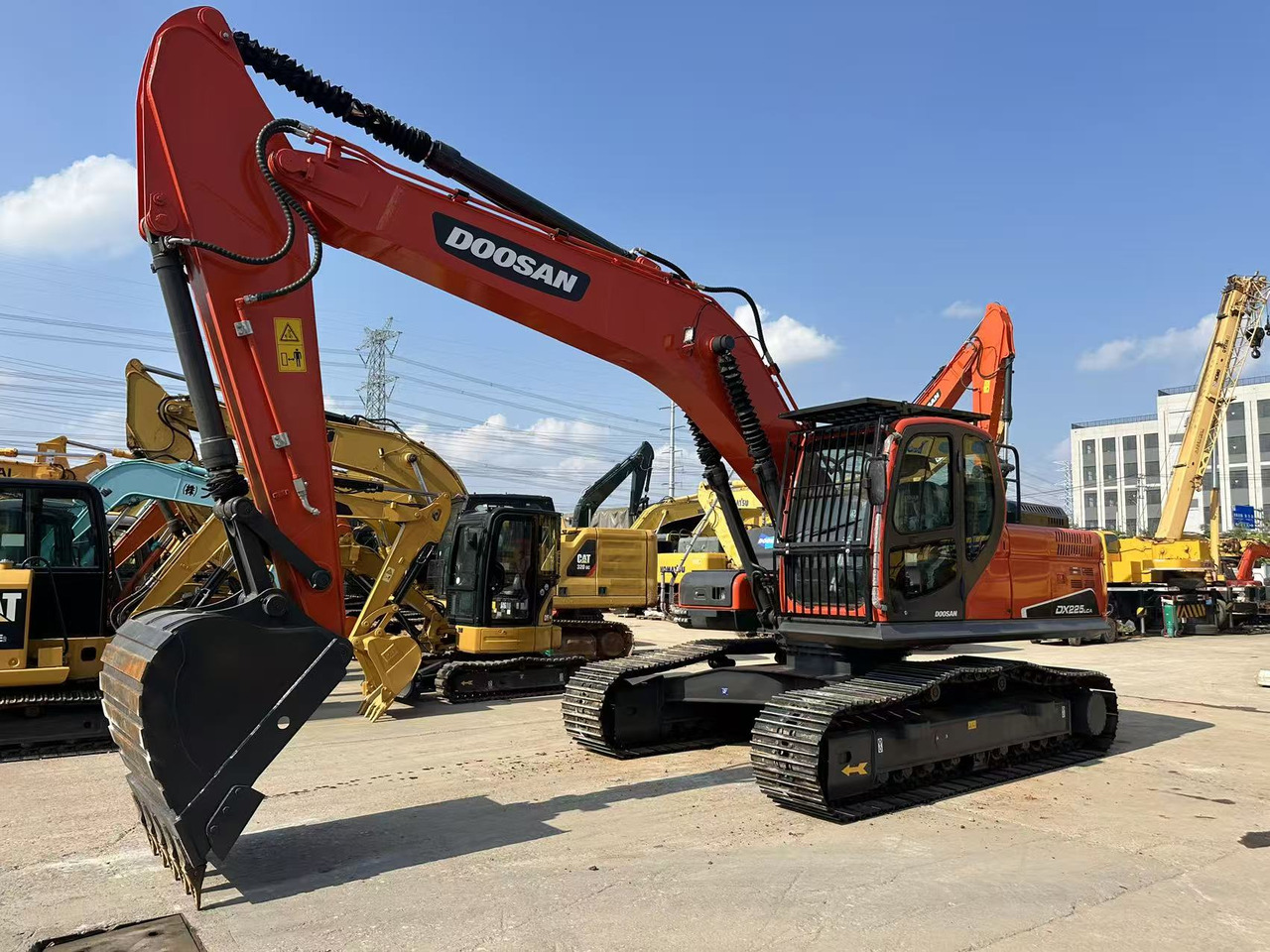 DOOSAN DX225LCA - Bager guseničar: slika 1 DOOSAN DX225LCA - Bager guseničar: slika 1