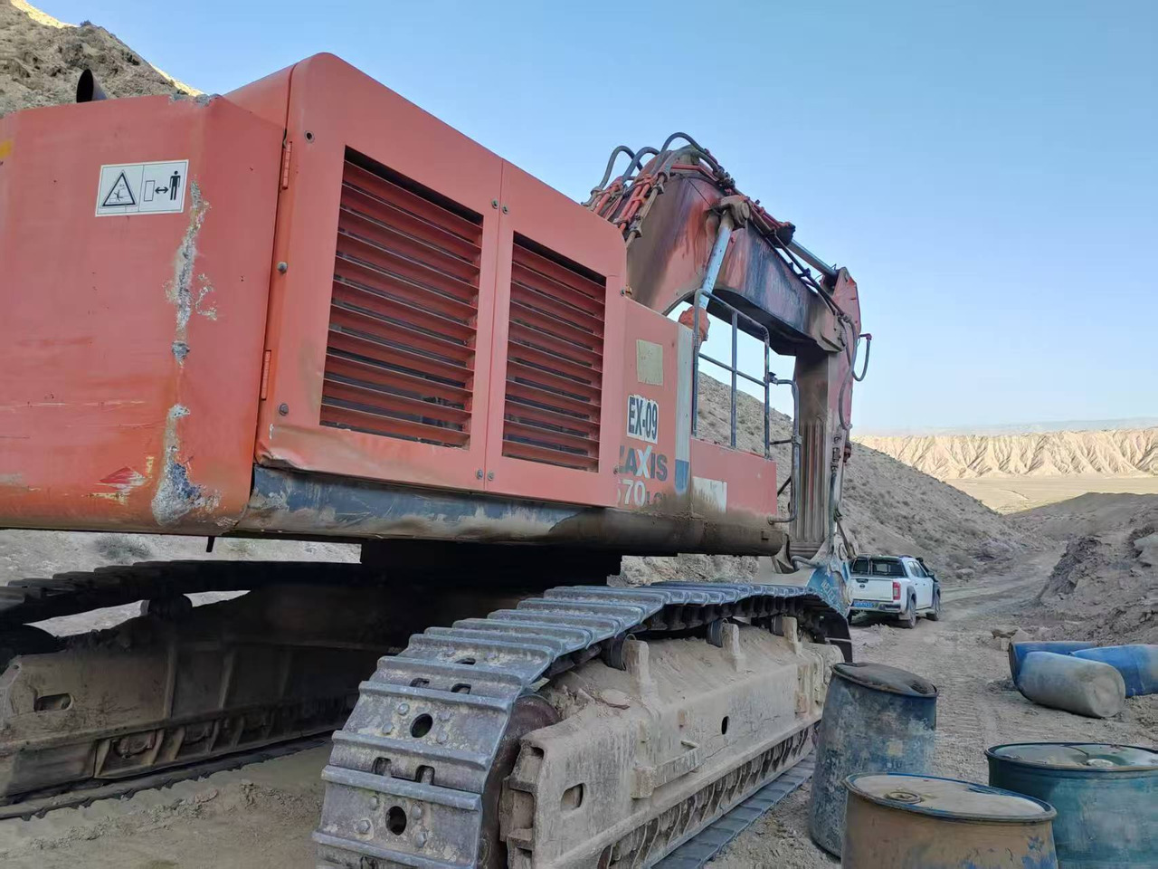 HITACHI ZX670 - Bager guseničar: slika 3 HITACHI ZX670 - Bager guseničar: slika 3