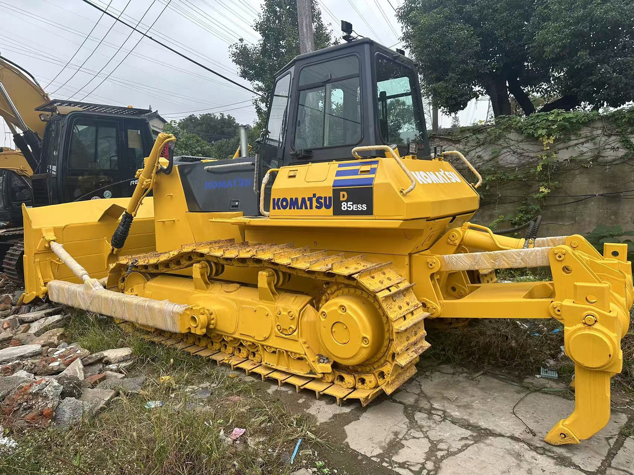 KOMATSU D85ESS - Buldožer: slika 1 KOMATSU D85ESS - Buldožer: slika 1