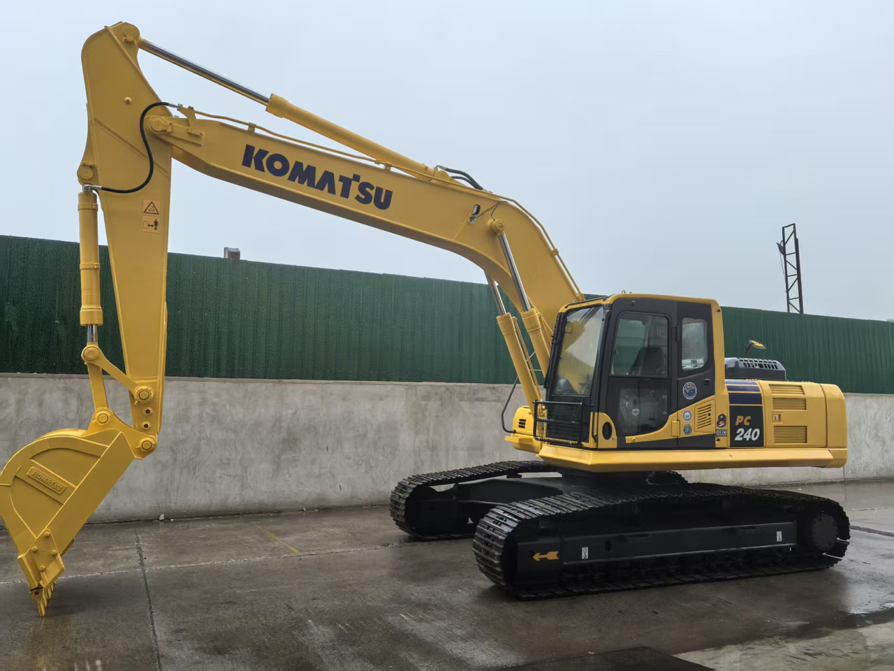 KOMATSU PC240LC-8M0 - Bager guseničar: slika 4 KOMATSU PC240LC-8M0 - Bager guseničar: slika 4