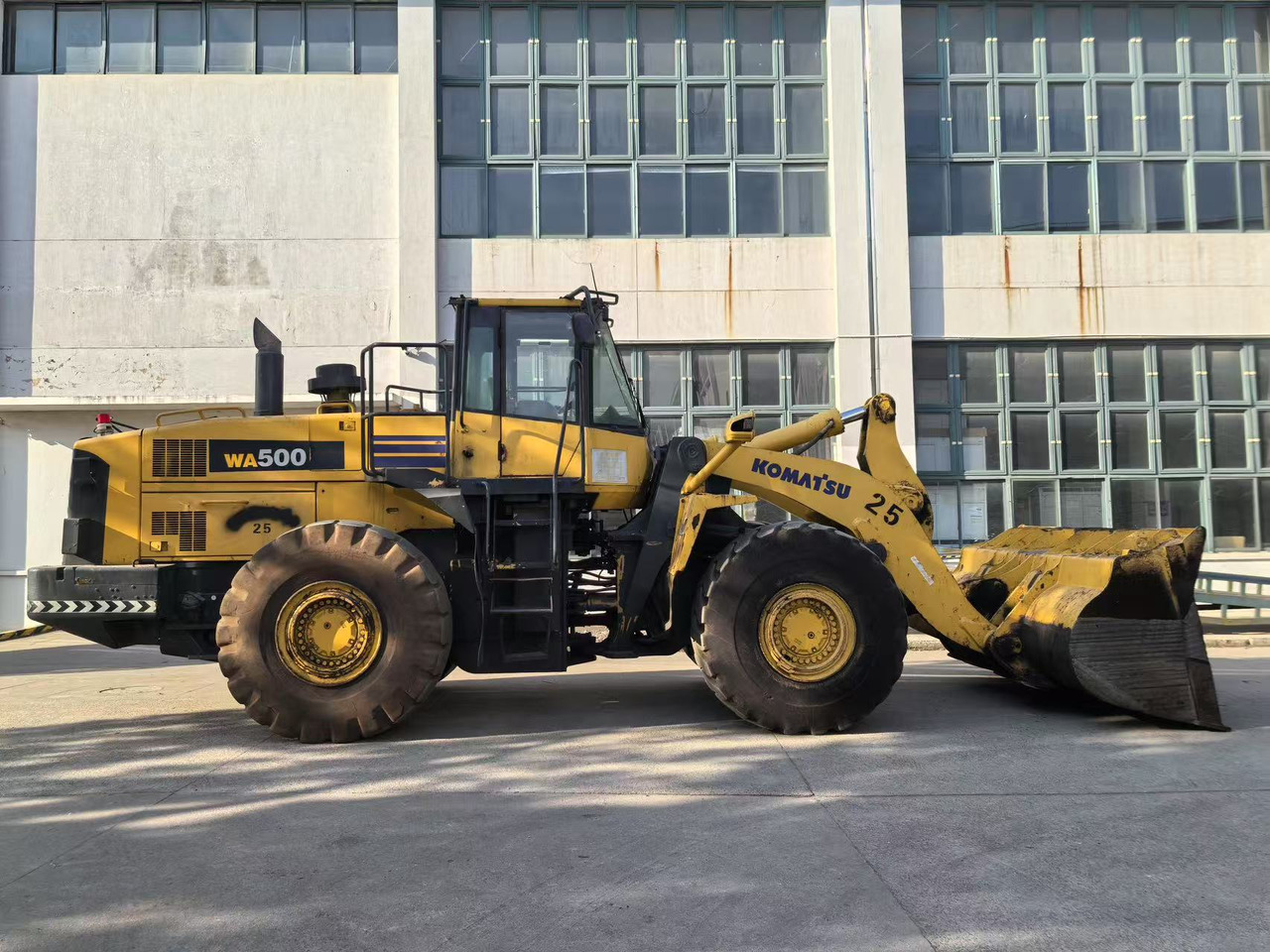KOMATSU WA500-6 - Utovarivač točkaš: slika 1 KOMATSU WA500-6 - Utovarivač točkaš: slika 1