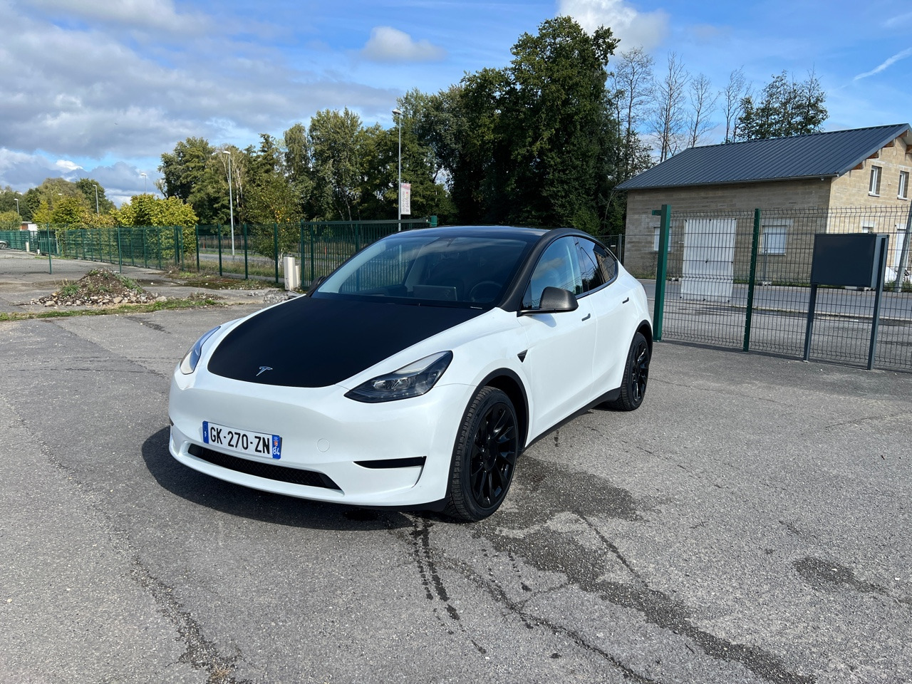 TESLA Model Y – Autopilot – Covering Carbon – Jante 20” - SUV: slika 1 TESLA Model Y – Autopilot – Covering Carbon – Jante 20” - SUV: slika 1