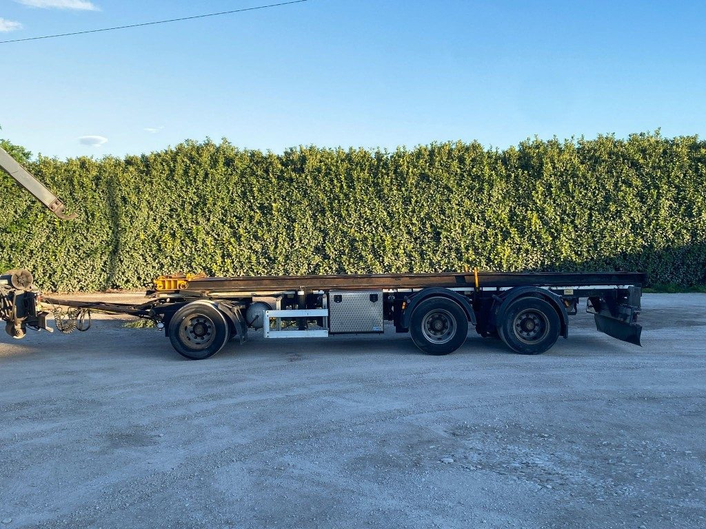 CARDI RIMORCHIO CARDI SCARRABILE RIBALTABILE PNEUMATICO - Abrol/ Autopodizač prikolica: slika 3 CARDI RIMORCHIO CARDI SCARRABILE RIBALTABILE PNEUMATICO - Abrol/ Autopodizač prikolica: slika 3