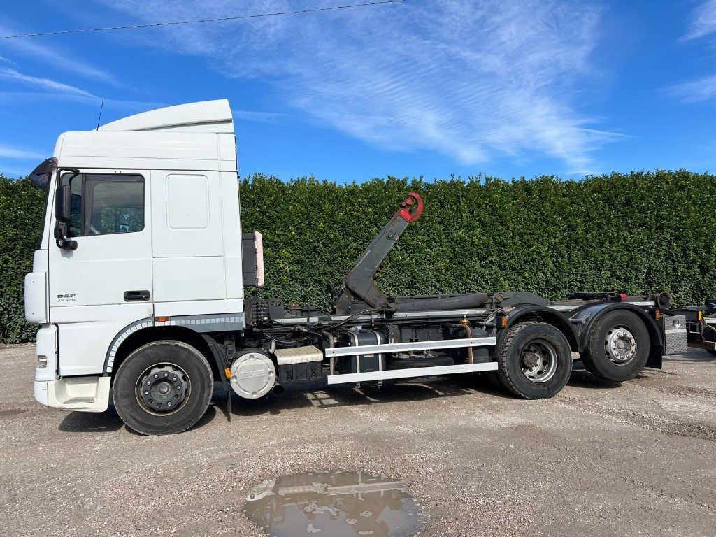 DAF XF530 SCARRABILE - Kamion sa hidrauličnom kukom: slika 3 DAF XF530 SCARRABILE - Kamion sa hidrauličnom kukom: slika 3