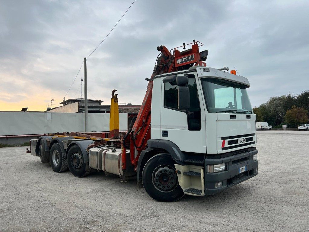 IVECO 260E43 EUROTECH USATO SCARRABILE CON GRU - Kamion sa hidrauličnom kukom: slika 5 IVECO 260E43 EUROTECH USATO SCARRABILE CON GRU - Kamion sa hidrauličnom kukom: slika 5