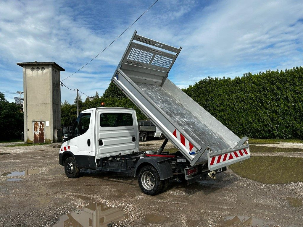 Dostavno vozilo kiper IVECO DAILY 35.140 RIBALTABILE: slika 13 Dostavno vozilo kiper IVECO DAILY 35.140 RIBALTABILE: slika 13