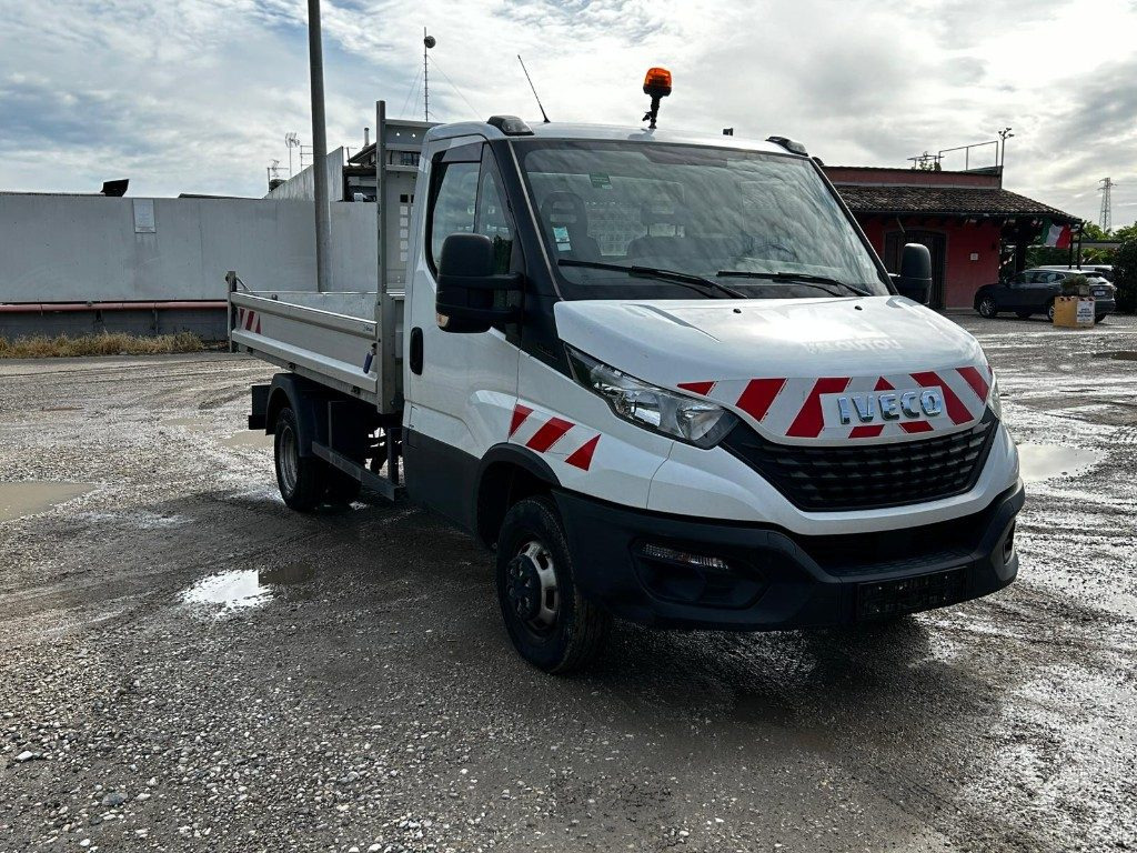 Dostavno vozilo kiper IVECO DAILY 35.140 RIBALTABILE: slika 7 Dostavno vozilo kiper IVECO DAILY 35.140 RIBALTABILE: slika 7