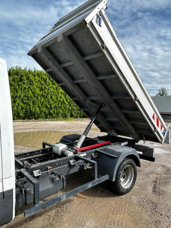 Dostavno vozilo kiper IVECO DAILY 35.140 RIBALTABILE: slika 16 Dostavno vozilo kiper IVECO DAILY 35.140 RIBALTABILE: slika 16