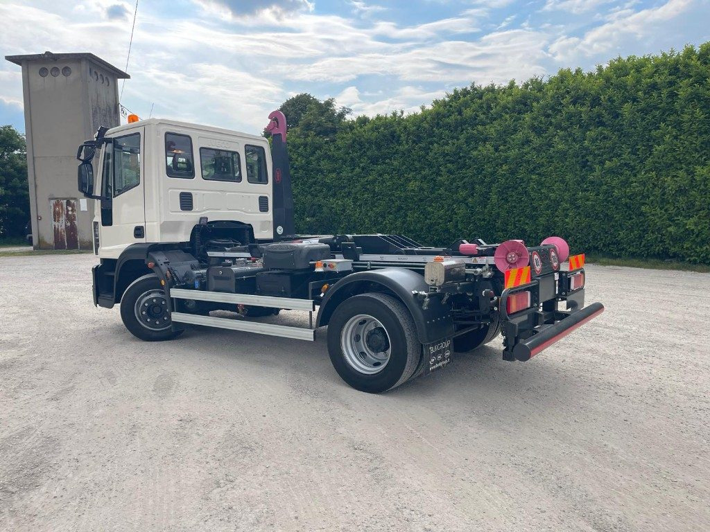 IVECO EUROCARGO 120E22 SCARRABILE - Kamion sa hidrauličnom kukom: slika 3 IVECO EUROCARGO 120E22 SCARRABILE - Kamion sa hidrauličnom kukom: slika 3