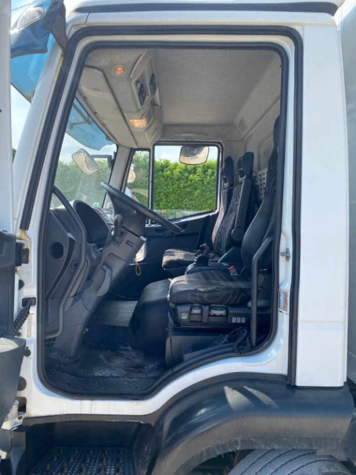 IVECO EUROCARGO 120E25 SCARRABILE - Kamion sa hidrauličnom kukom: slika 5 IVECO EUROCARGO 120E25 SCARRABILE - Kamion sa hidrauličnom kukom: slika 5