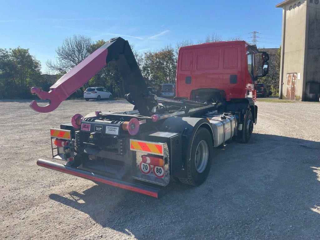 IVECO EUROCARGO 160E SCARRABILE - Kamion sa hidrauličnom kukom: slika 5 IVECO EUROCARGO 160E SCARRABILE - Kamion sa hidrauličnom kukom: slika 5