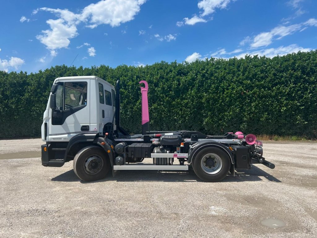 IVECO EUROCARGO 160E25 SCARRABILE - Kamion sa hidrauličnom kukom: slika 2 IVECO EUROCARGO 160E25 SCARRABILE - Kamion sa hidrauličnom kukom: slika 2