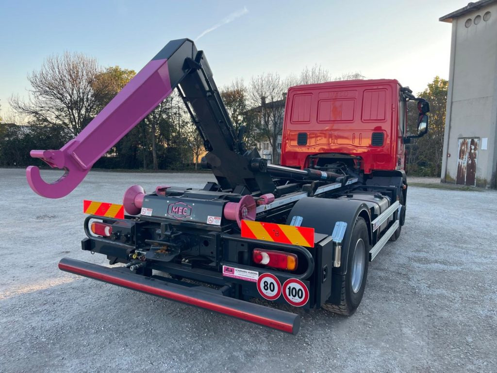 IVECO EUROCARGO 160E32 CON SCARRABILE NUOVO - Kamion sa hidrauličnom kukom: slika 5 IVECO EUROCARGO 160E32 CON SCARRABILE NUOVO - Kamion sa hidrauličnom kukom: slika 5